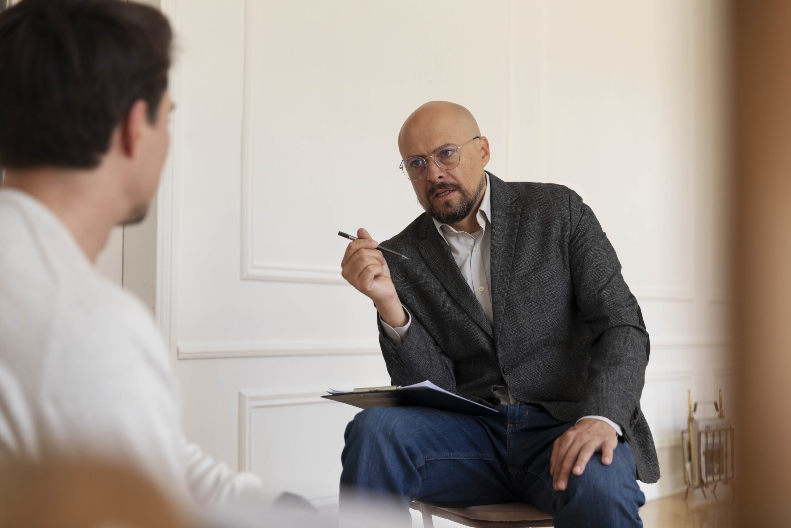 Strategii psihoterapeutice moderne pentru dependența de alcool